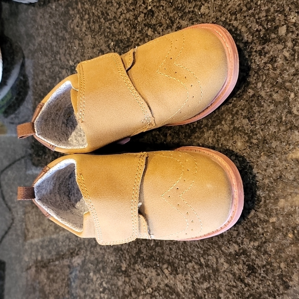 Toddler boys dress shoes size 8 Carters brand